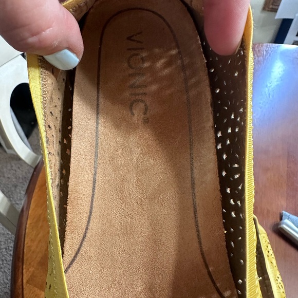 Vionic Yellow‎ Perforated Flats - Picture 5 of 6